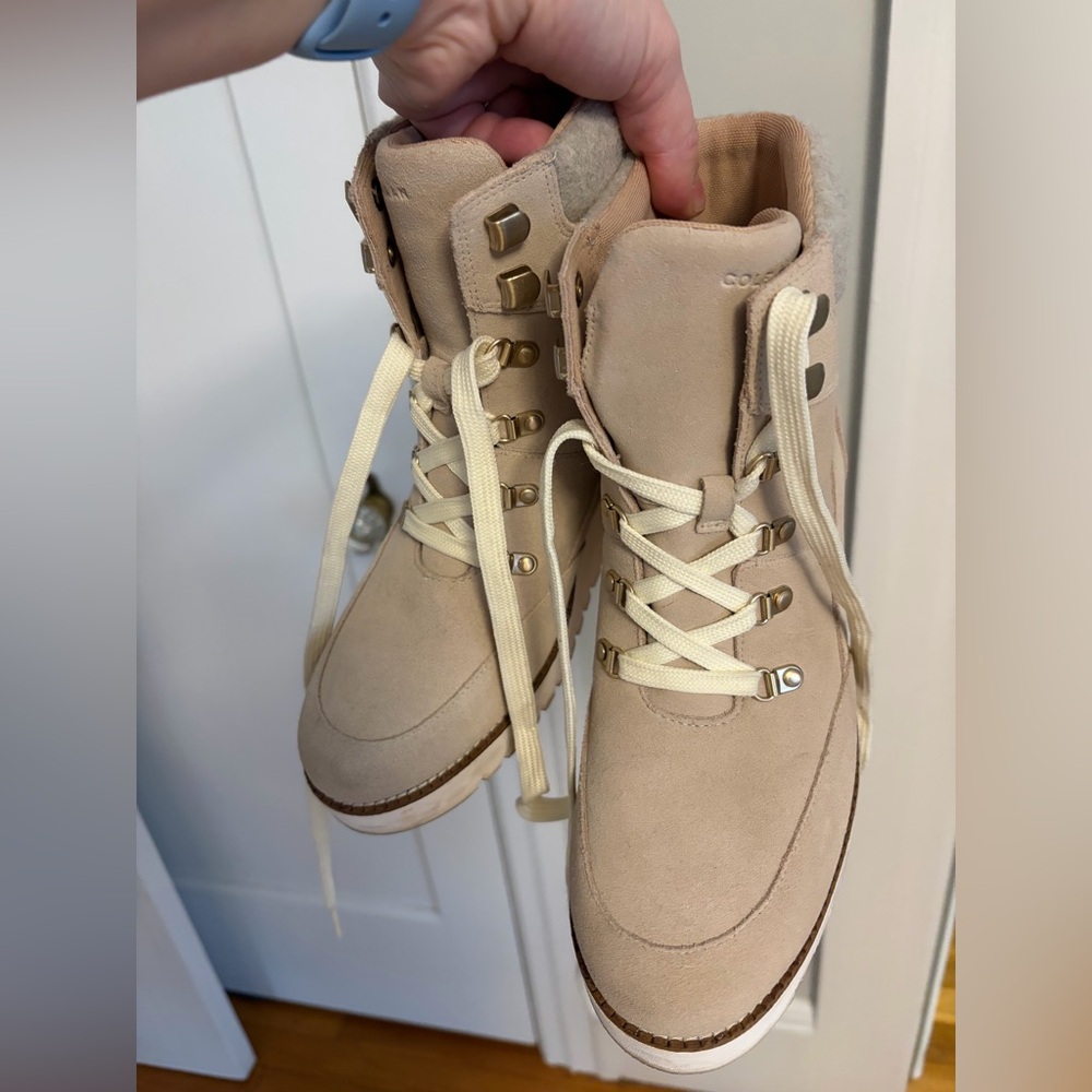 Women's Cole Haan spring Beige Suede Lace-Up wedge Ankle Boots sz 8.5